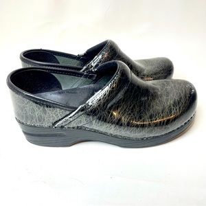 Dansko size 37 clogs black silver geometric print